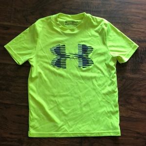 Under Armour boys small shirts